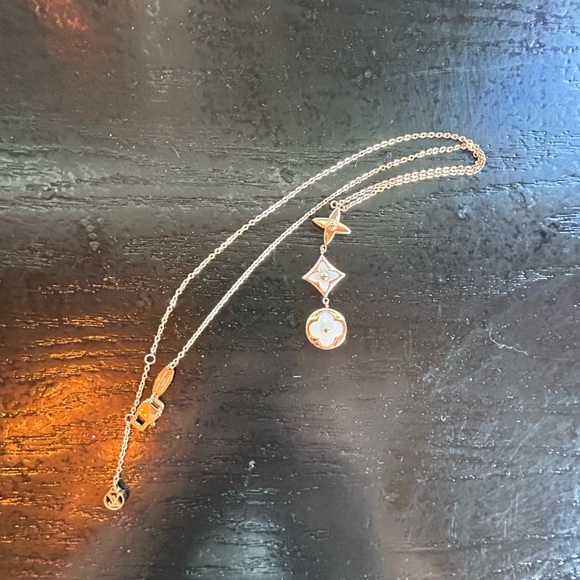 Authentic Louis Vuitton 18k gold necklace - Picture 4 of 7